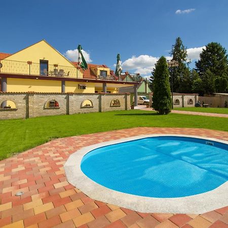 Ponty-Lak Panzio Guest House Dávod Exterior foto