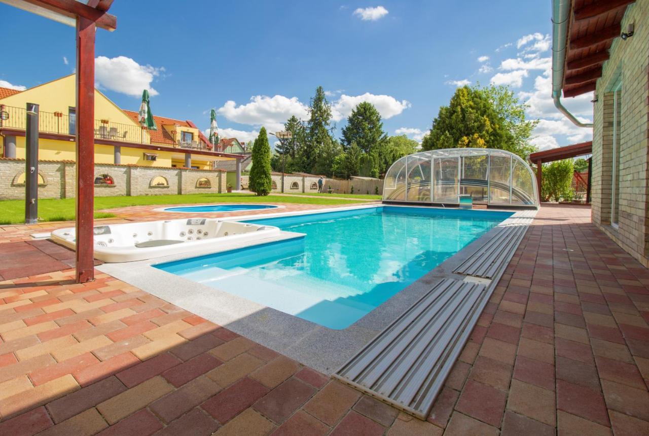 Ponty-Lak Panzio Guest House Dávod Exterior foto